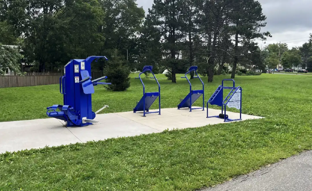 outdoor-fit equipment